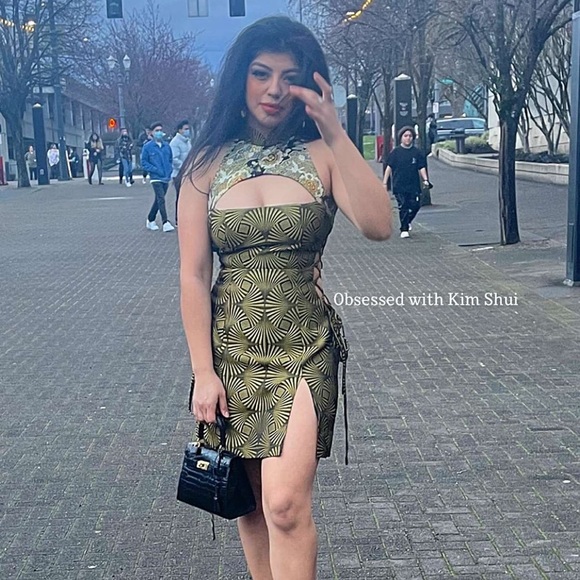 Kim shui HALTER BROCADE QI PAO DRESS
Originally $395 - Picture 5 of 6